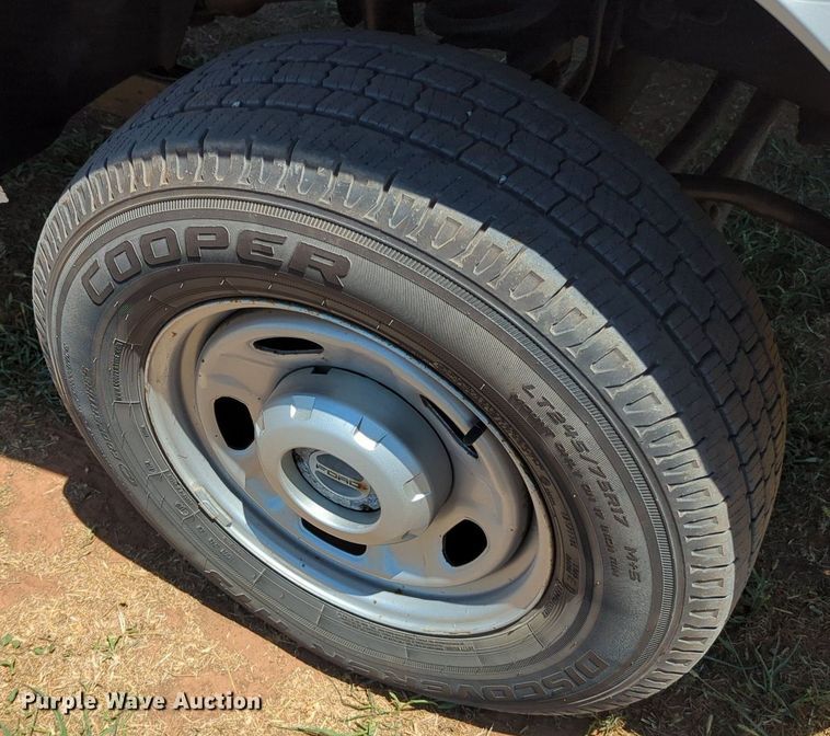 image for item MX9347 2012 Ford F250 Super Duty  pickup truck cab and chassis