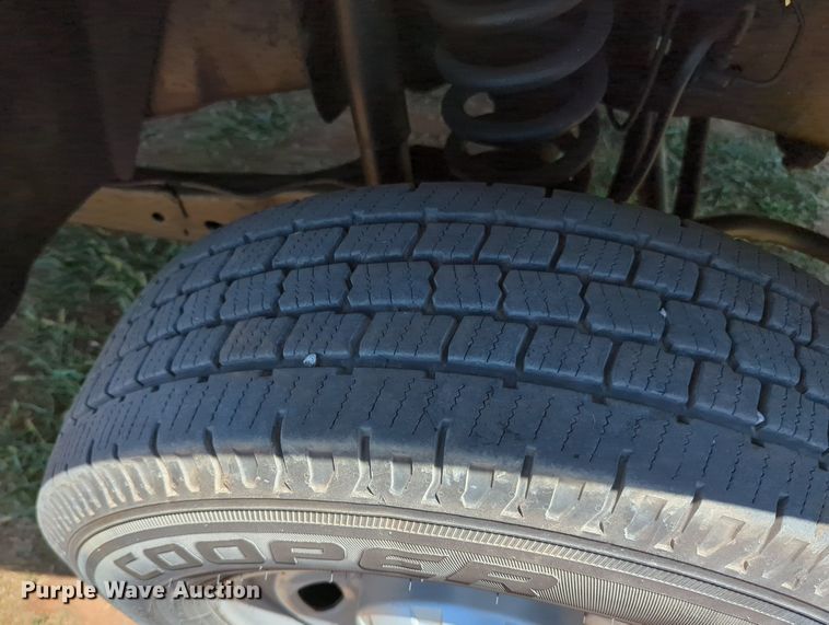 image for item MX9347 2012 Ford F250 Super Duty  pickup truck cab and chassis