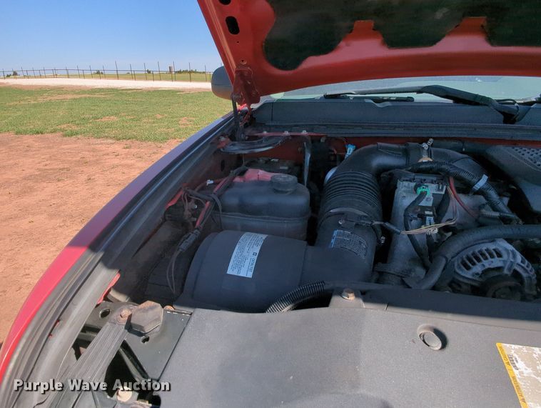 image for item MX9348 2008 Chevrolet Silverado 3500HD  pickup truck cab and chassis