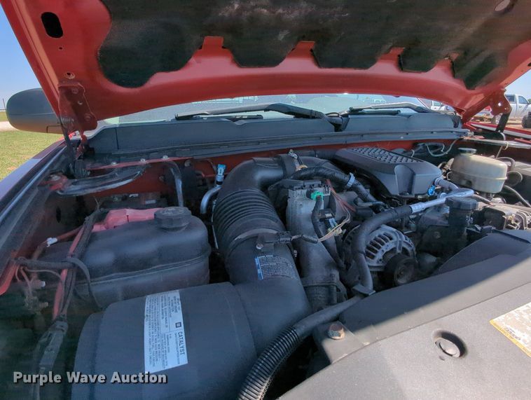 image for item MX9348 2008 Chevrolet Silverado 3500HD  pickup truck cab and chassis