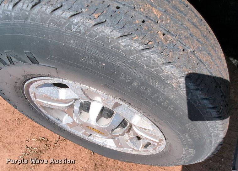 image for item MX9348 2008 Chevrolet Silverado 3500HD  pickup truck cab and chassis