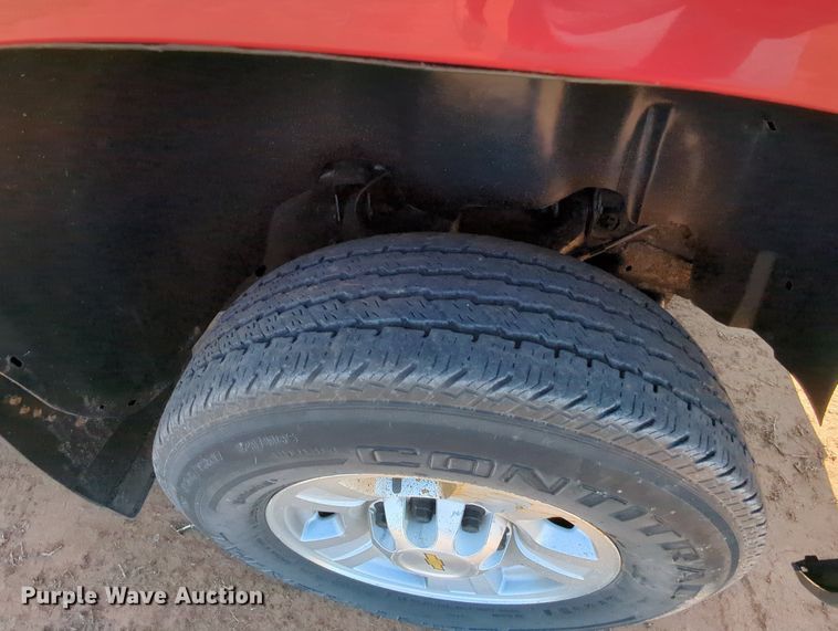 image for item MX9348 2008 Chevrolet Silverado 3500HD  pickup truck cab and chassis