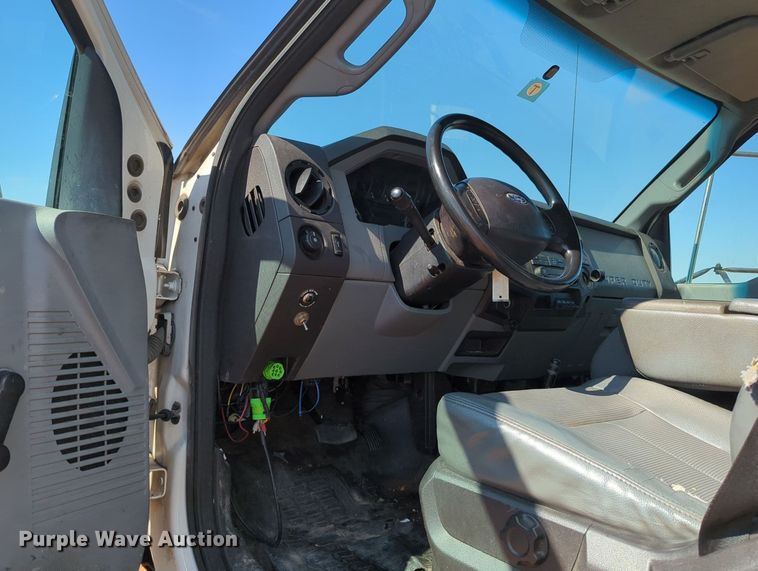 image for item MX9349 2013 Ford F650 Super Duty  box truck