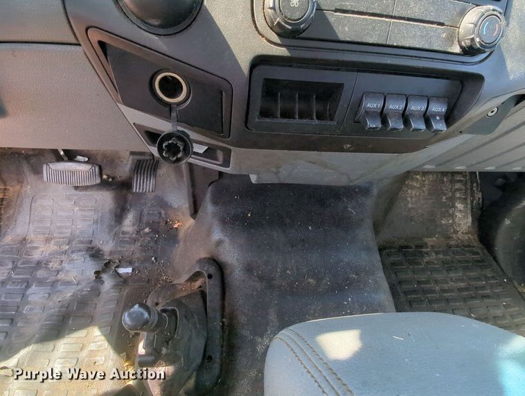 image for item MX9349 2013 Ford F650 Super Duty  box truck