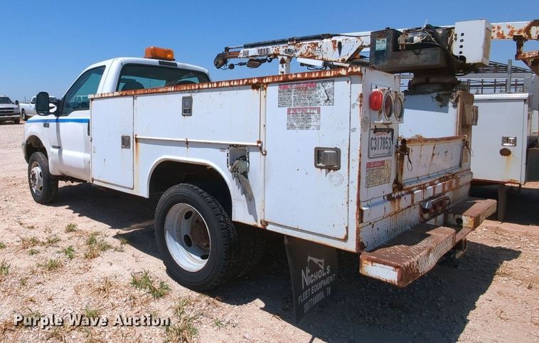 image for item MX9350 2001 Ford F550  utility bed pickup truck