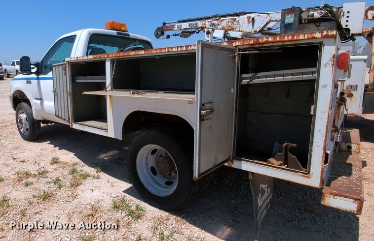 image for item MX9350 2001 Ford F550  utility bed pickup truck