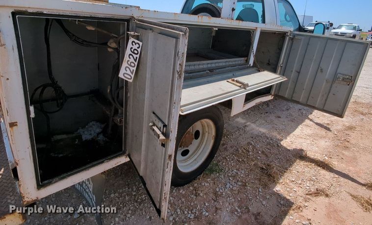 image for item MX9350 2001 Ford F550  utility bed pickup truck