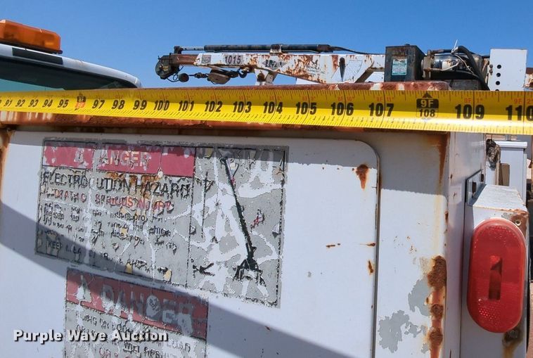 image for item MX9350 2001 Ford F550  utility bed pickup truck