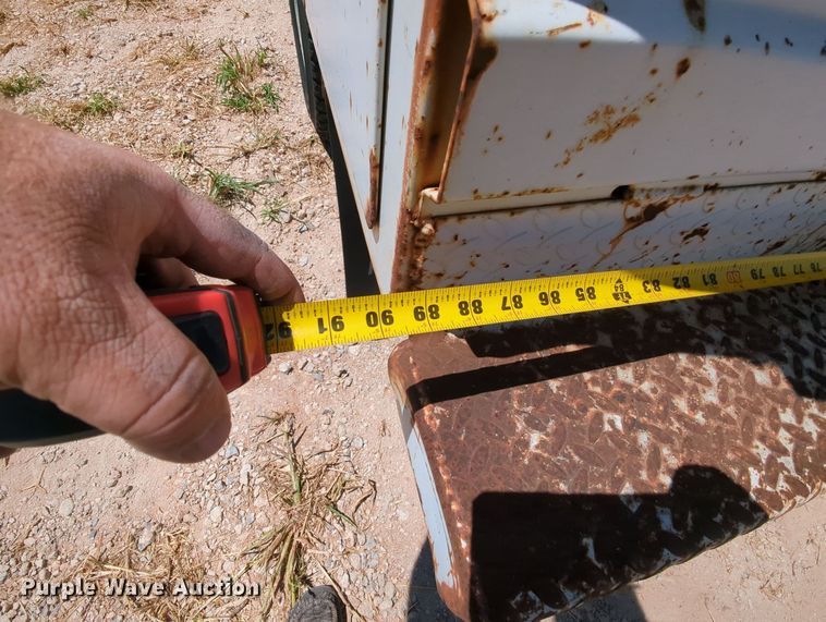 image for item MX9350 2001 Ford F550  utility bed pickup truck