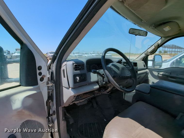 image for item MX9350 2001 Ford F550  utility bed pickup truck