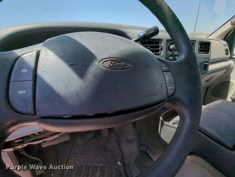 image for item MX9350 2001 Ford F550  utility bed pickup truck