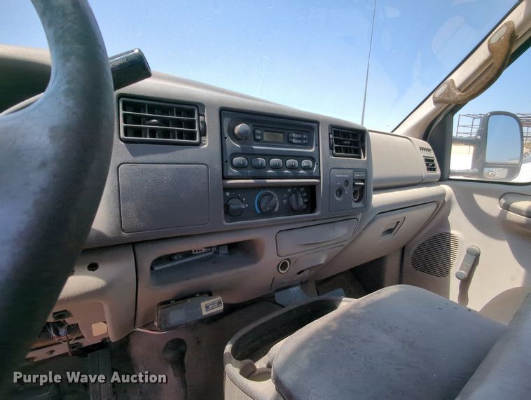 image for item MX9350 2001 Ford F550  utility bed pickup truck