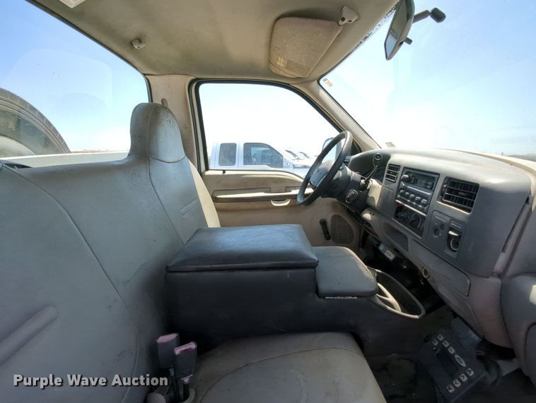 image for item MX9350 2001 Ford F550  utility bed pickup truck