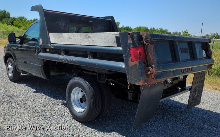 image for item MX9352 2001 Ford  F350 Super Duty XL  dump bed pickup truck