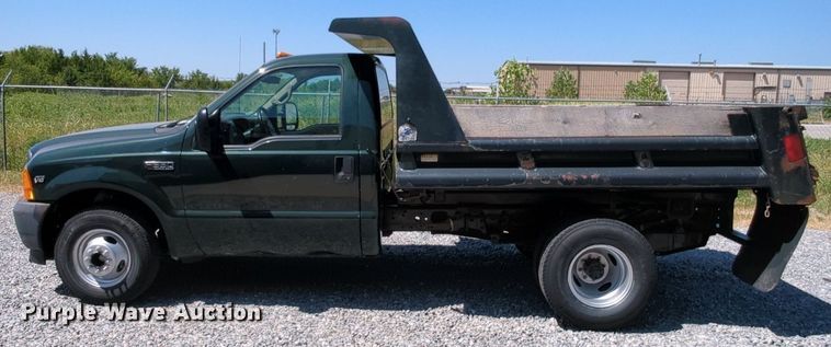 image for item MX9352 2001 Ford  F350 Super Duty XL  dump bed pickup truck