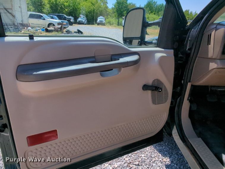 image for item MX9352 2001 Ford  F350 Super Duty XL  dump bed pickup truck