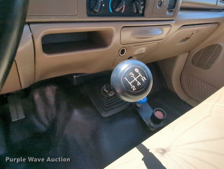 image for item MX9352 2001 Ford  F350 Super Duty XL  dump bed pickup truck