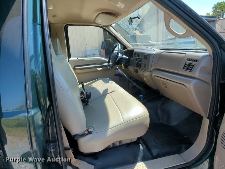 image for item MX9352 2001 Ford  F350 Super Duty XL  dump bed pickup truck