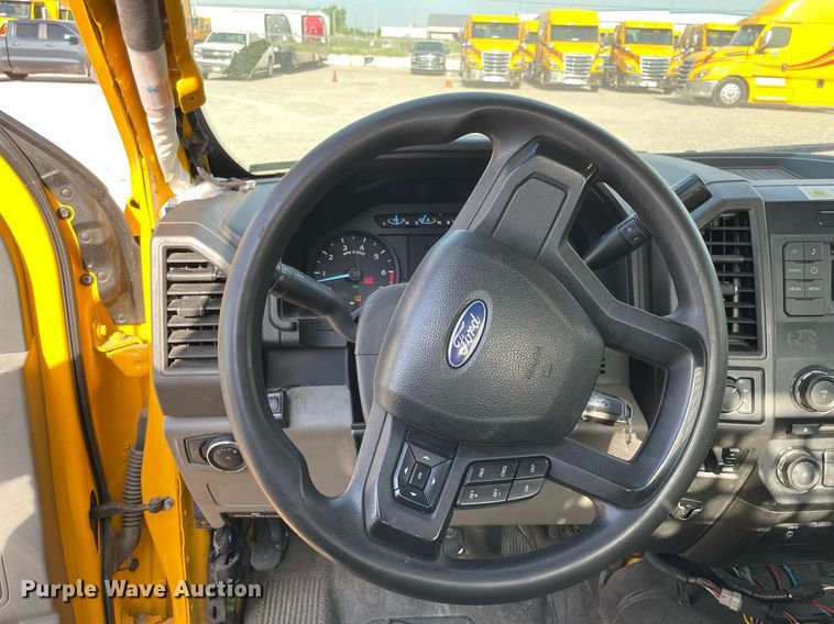 image for item MY9502 2018 Ford F350 Super Duty  utility bed pickup truck