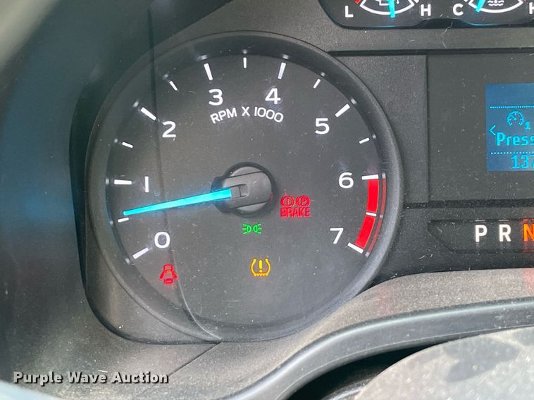 image for item MY9502 2018 Ford F350 Super Duty  utility bed pickup truck