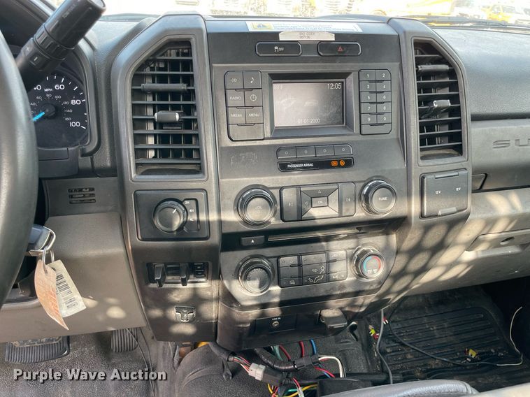 image for item MY9502 2018 Ford F350 Super Duty  utility bed pickup truck