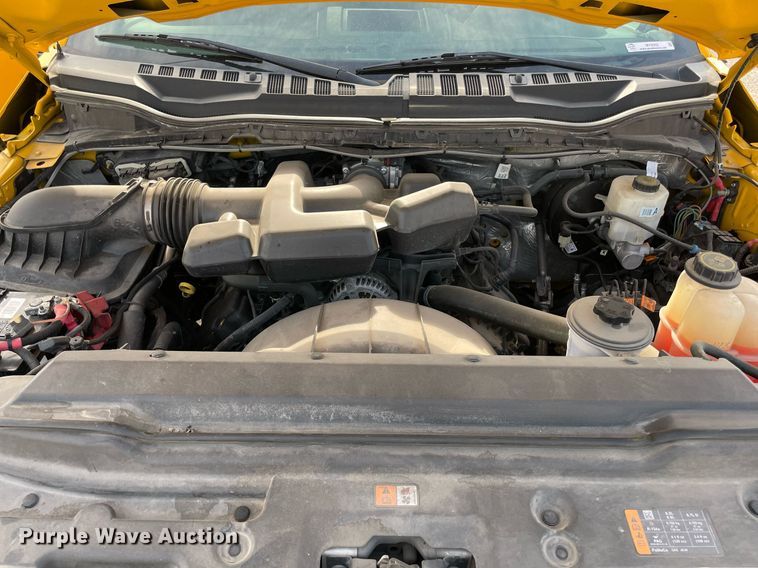 image for item MY9502 2018 Ford F350 Super Duty  utility bed pickup truck