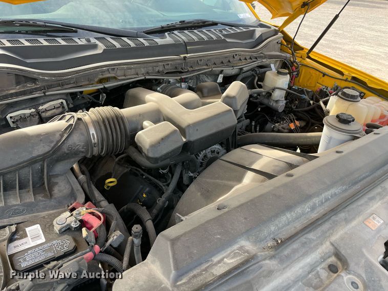 image for item MY9502 2018 Ford F350 Super Duty  utility bed pickup truck