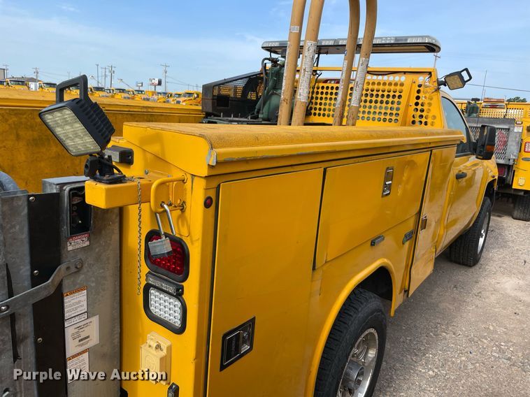 image for item MY9503 2017  Chevrolet Silverado 3500HD  utility bed pickup truck