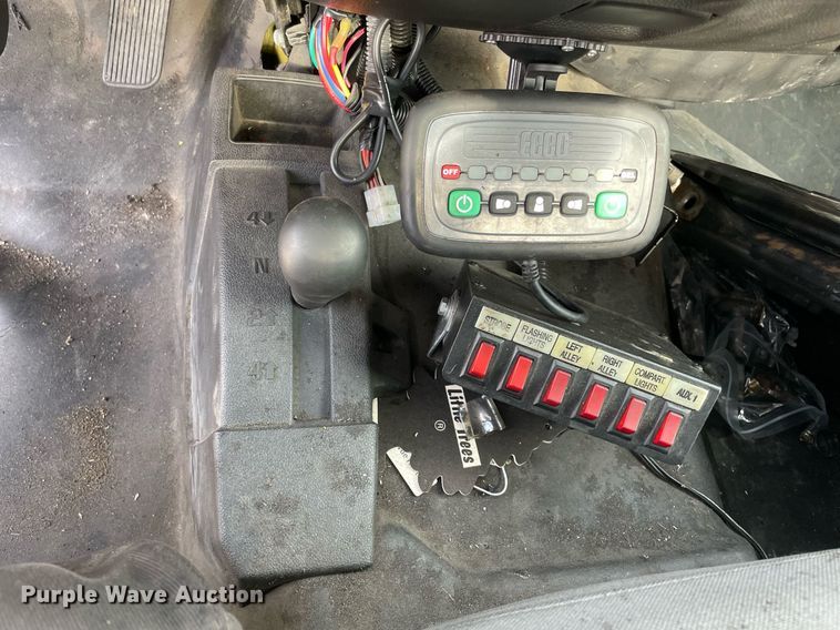 image for item MY9503 2017  Chevrolet Silverado 3500HD  utility bed pickup truck