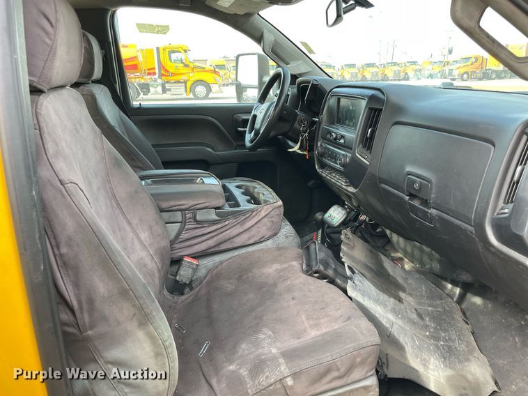 image for item MY9503 2017  Chevrolet Silverado 3500HD  utility bed pickup truck