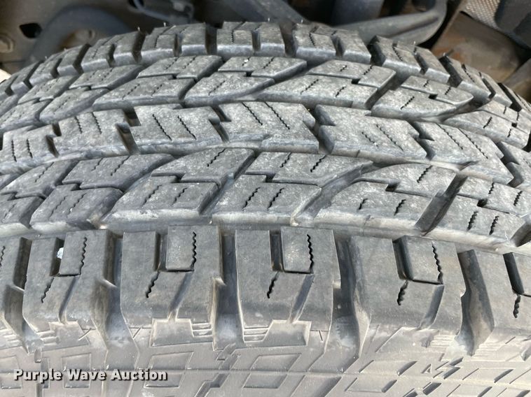 image for item MY9503 2017  Chevrolet Silverado 3500HD  utility bed pickup truck