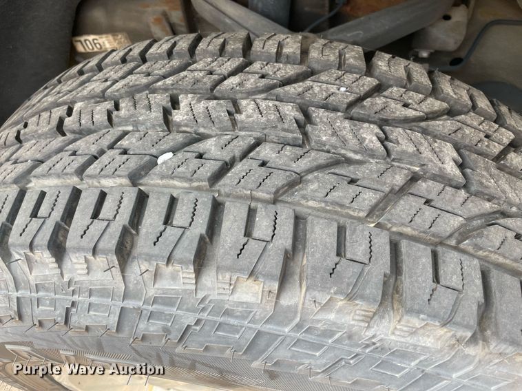 image for item MY9503 2017  Chevrolet Silverado 3500HD  utility bed pickup truck