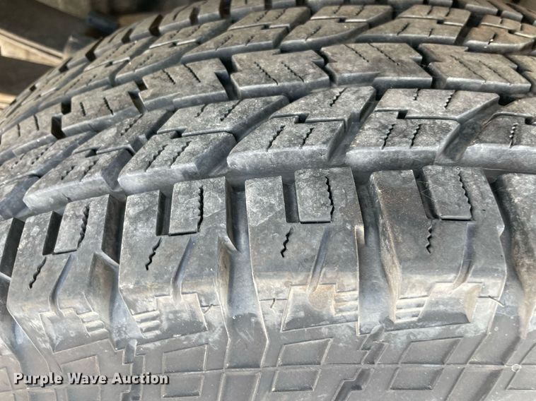 image for item MY9503 2017  Chevrolet Silverado 3500HD  utility bed pickup truck