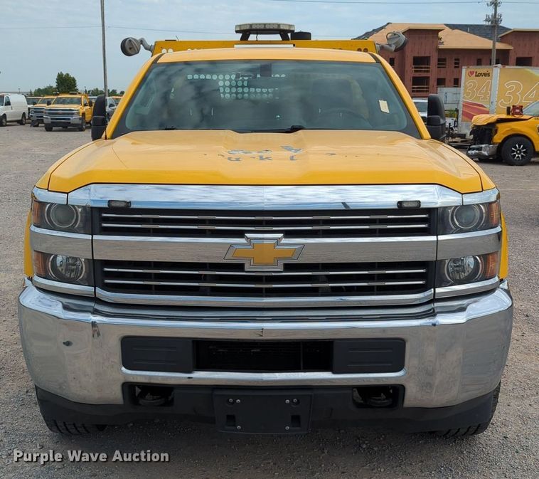 image for item MY9506 2016  Chevrolet Silverado 3500HD  utility bed pickup truck