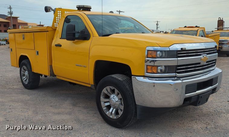 image for item MY9506 2016  Chevrolet Silverado 3500HD  utility bed pickup truck