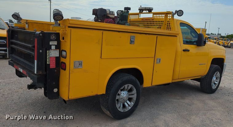image for item MY9506 2016  Chevrolet Silverado 3500HD  utility bed pickup truck
