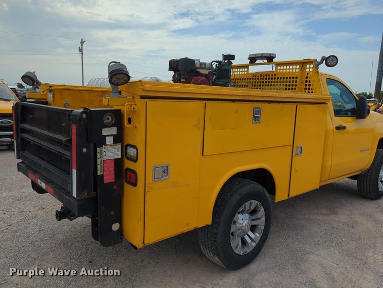 image for item MY9506 2016  Chevrolet Silverado 3500HD  utility bed pickup truck