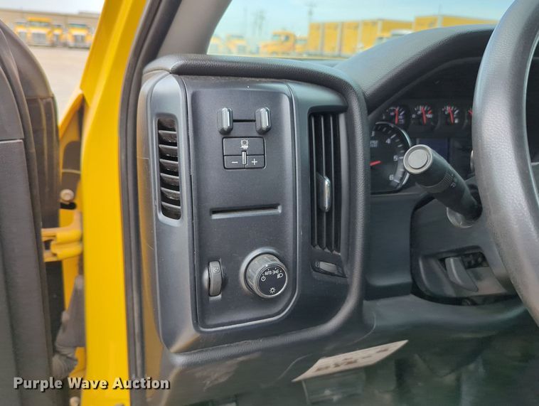 image for item MY9506 2016  Chevrolet Silverado 3500HD  utility bed pickup truck