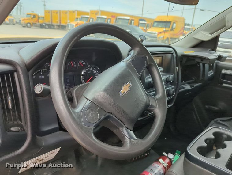 image for item MY9506 2016  Chevrolet Silverado 3500HD  utility bed pickup truck