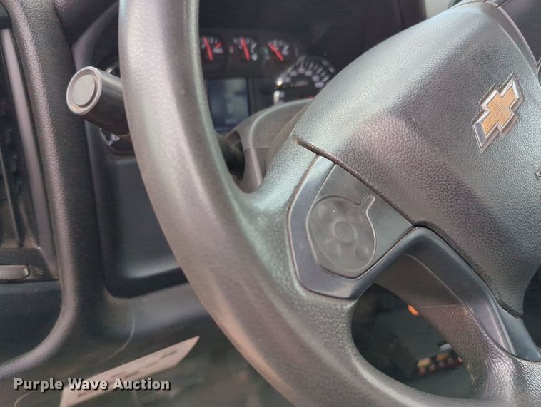 image for item MY9506 2016  Chevrolet Silverado 3500HD  utility bed pickup truck