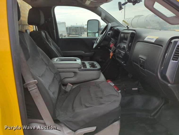 image for item MY9506 2016  Chevrolet Silverado 3500HD  utility bed pickup truck