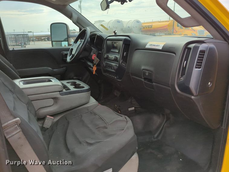 image for item MY9506 2016  Chevrolet Silverado 3500HD  utility bed pickup truck