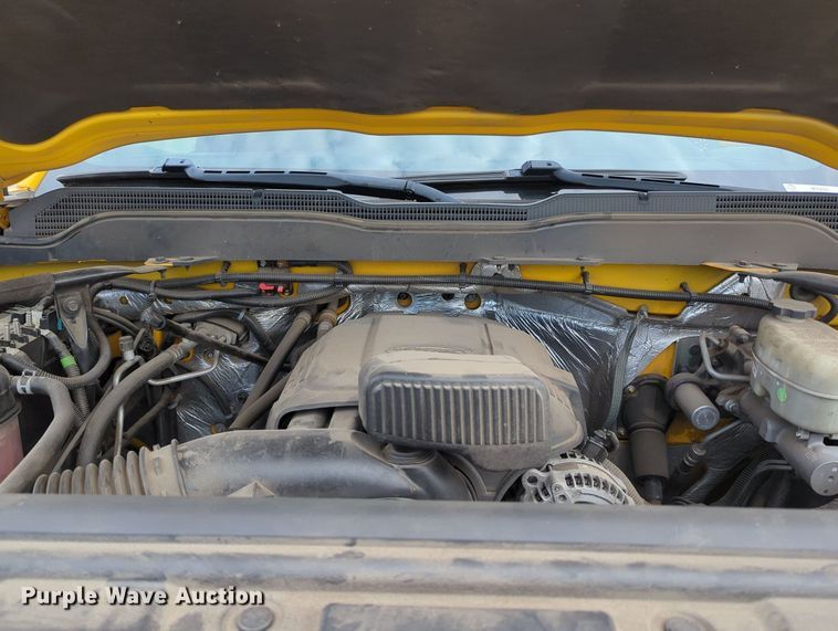 image for item MY9506 2016  Chevrolet Silverado 3500HD  utility bed pickup truck