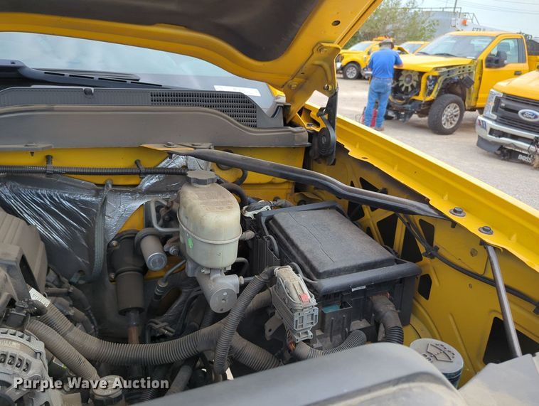 image for item MY9506 2016  Chevrolet Silverado 3500HD  utility bed pickup truck