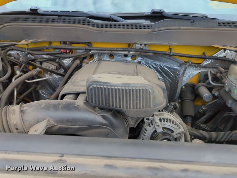 image for item MY9506 2016  Chevrolet Silverado 3500HD  utility bed pickup truck