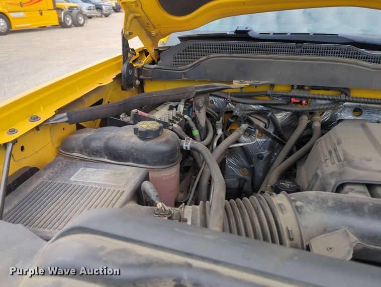 image for item MY9506 2016  Chevrolet Silverado 3500HD  utility bed pickup truck