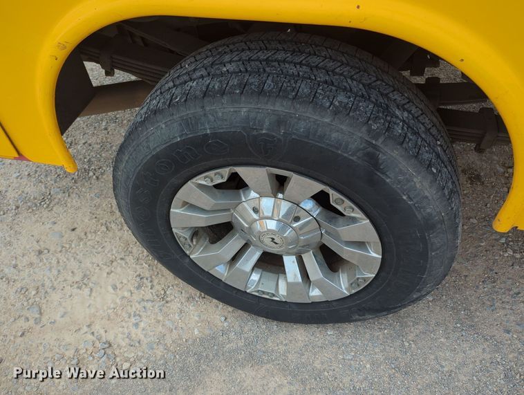 image for item MY9506 2016  Chevrolet Silverado 3500HD  utility bed pickup truck