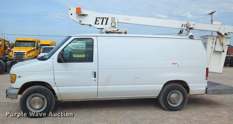 image for item MY9508 2000  Ford E350 Super Duty  van with bucket lift