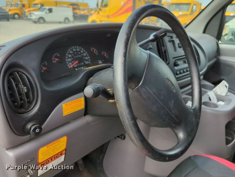 image for item MY9508 2000  Ford E350 Super Duty  van with bucket lift