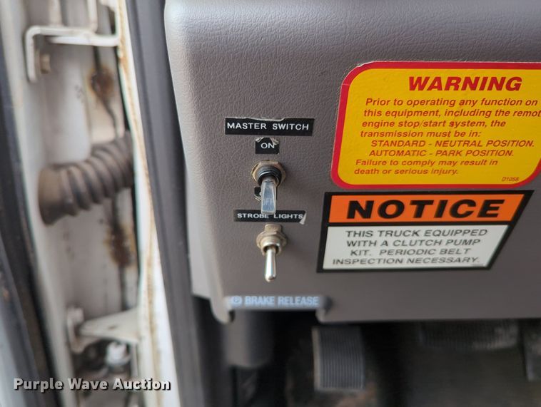 image for item MY9508 2000  Ford E350 Super Duty  van with bucket lift